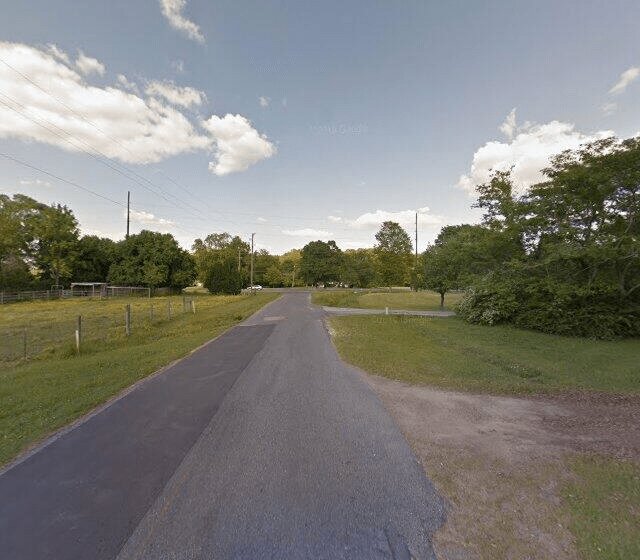 Approach to Village East area in Pell City